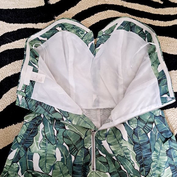 H&M Conscious Shorts Romper, Tropical Print, size 6 - Picture 5 of 6